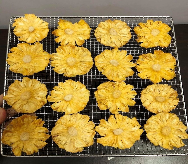 DRIED PINEAPPLE